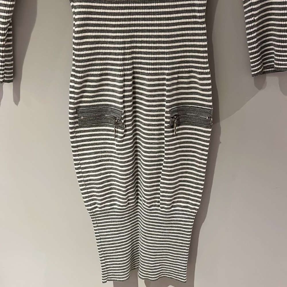 Dress - Picture 4 of 6